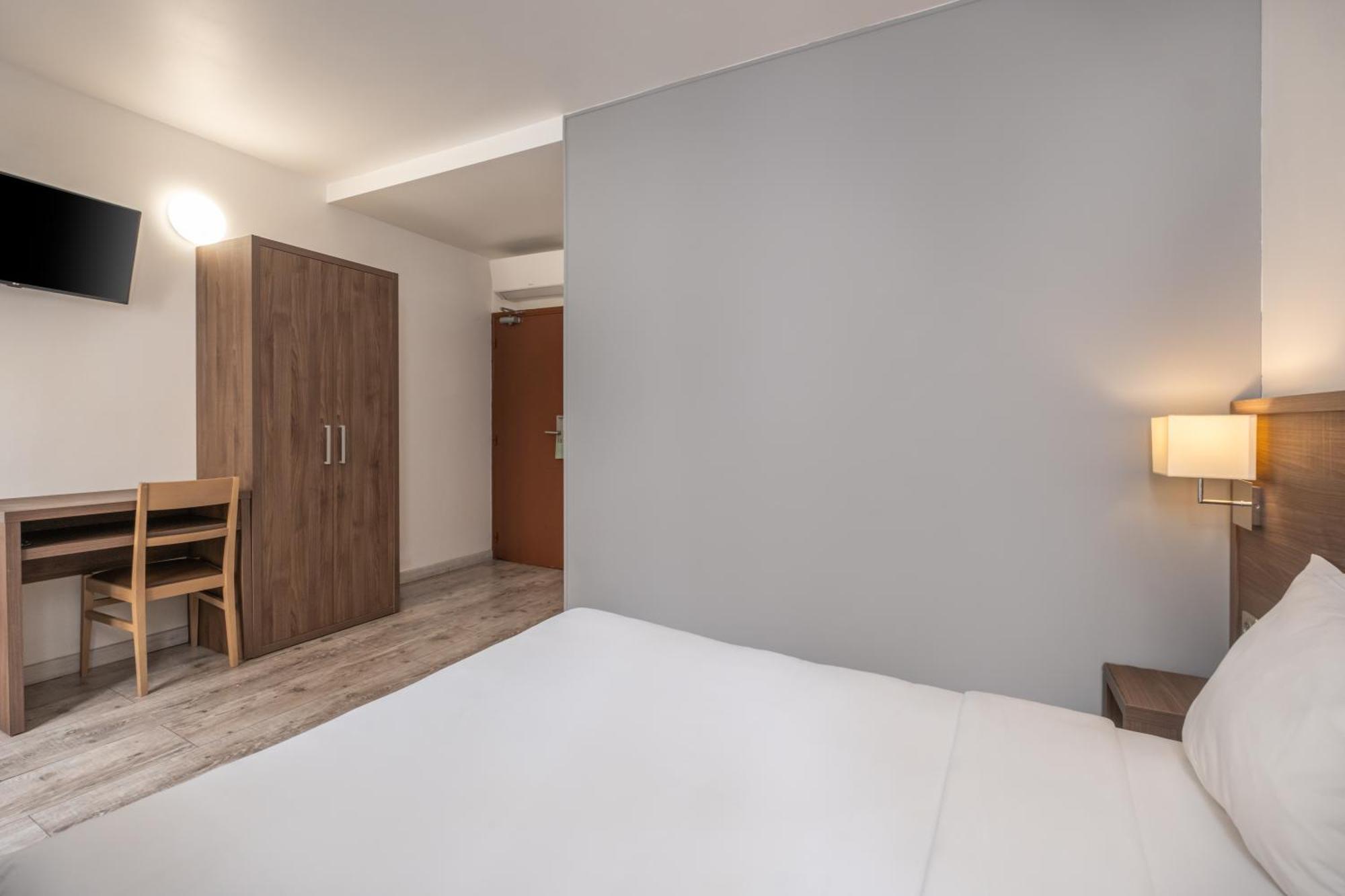 Hotel La Perle Montparnasse Paris Exteriör bild